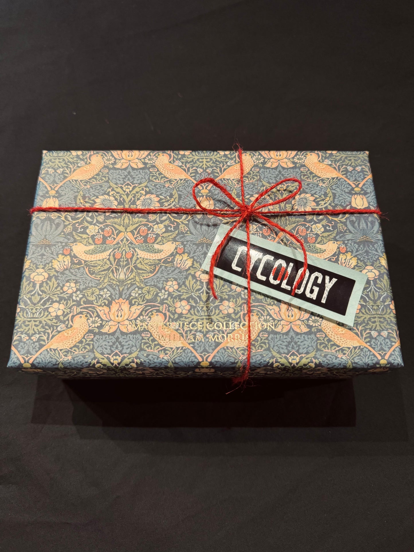 ギフトボックス VELO TATTOO ソックス&ウォームキャップ